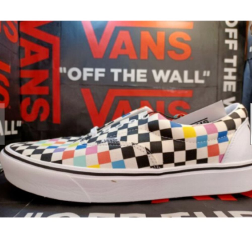 Vans Men's 4/Women's 5.5 ComfyCush Era x MoMA Limited Edition - VN0A3WM91PJ